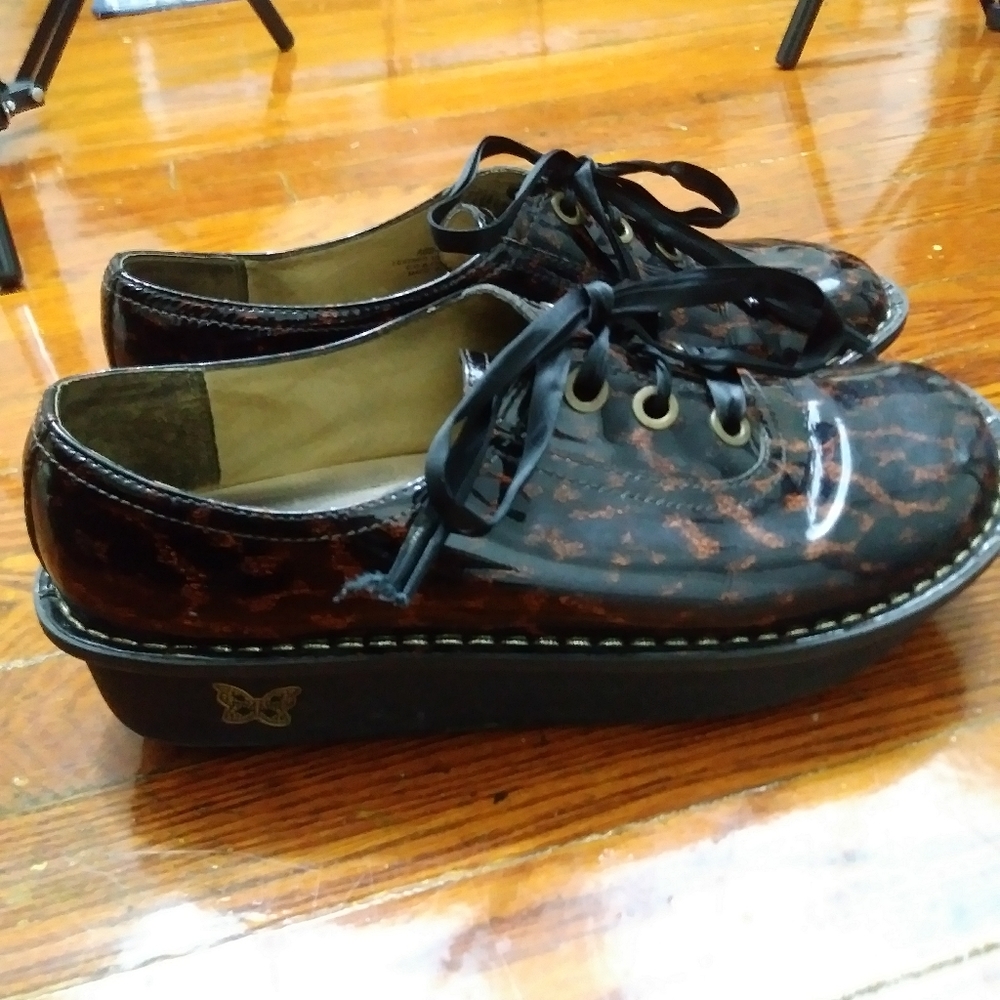 Alegria Cheetah Print Shoes - Picture 3 of 6